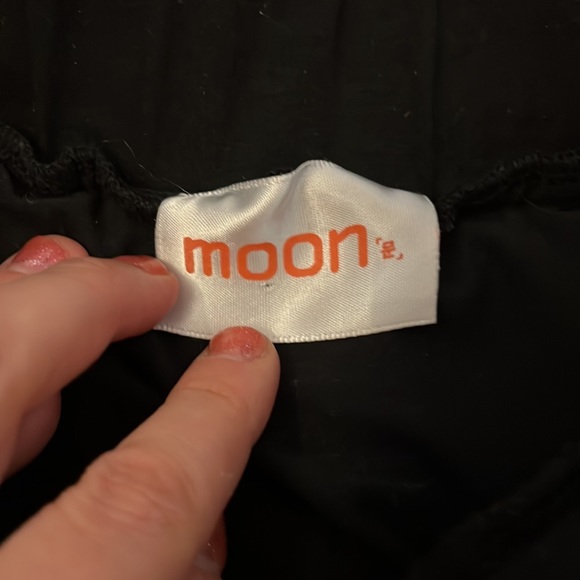 Black MIDI Skirt - Picture 2 of 5